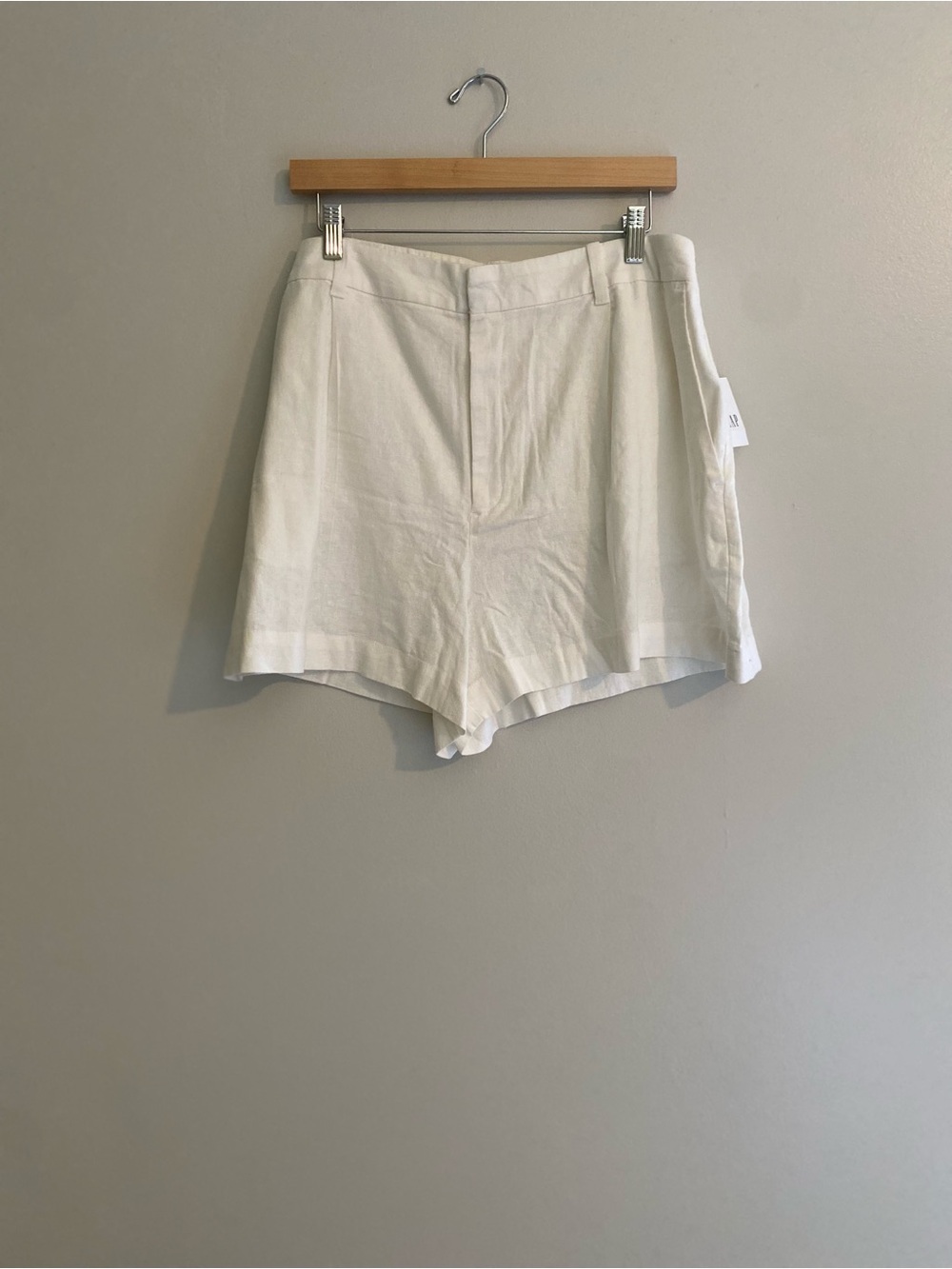 GAP White High-Waist Tailored Linen-Blend Shorts